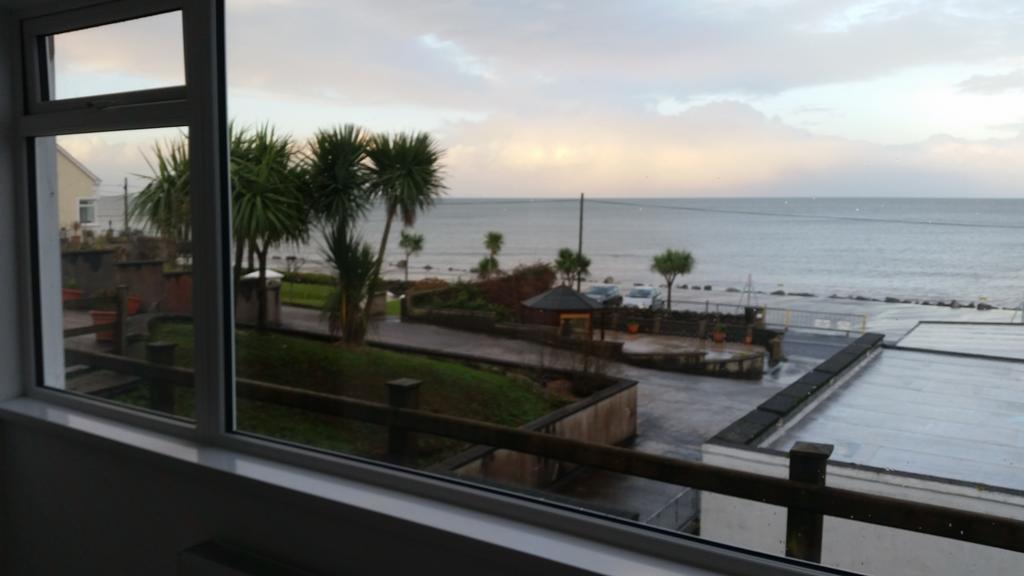 Halfway House Hotel Larne Room photo